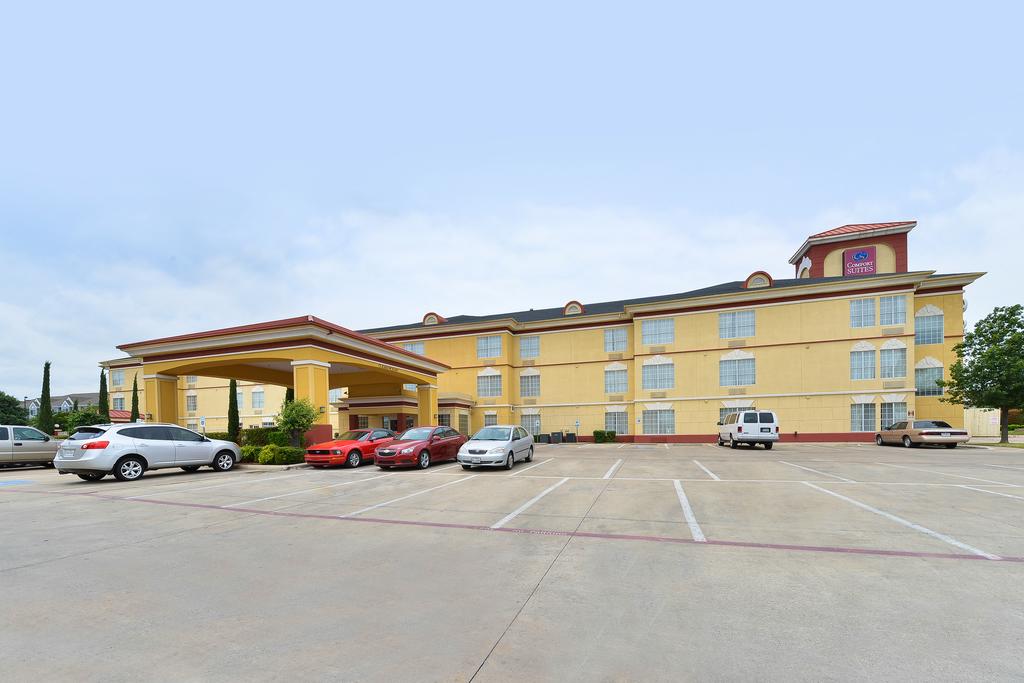 Comfort Suites North