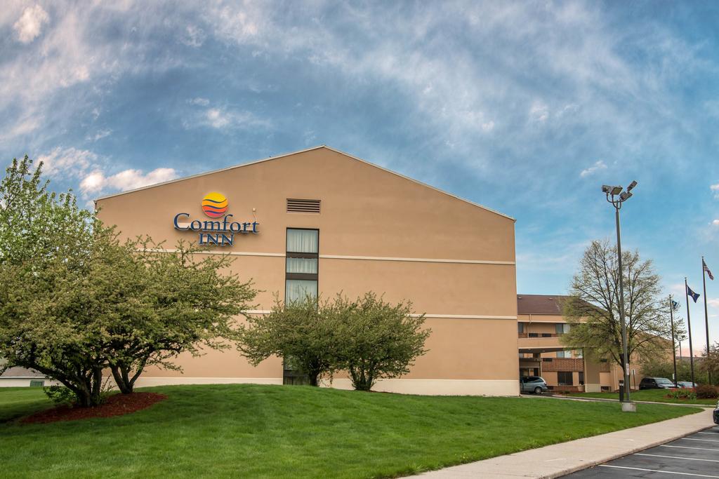 Comfort  Inn Lansing