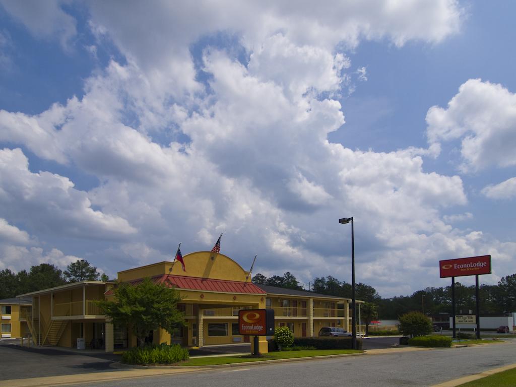 Econo Lodge Inn and Suites - Fort Benning