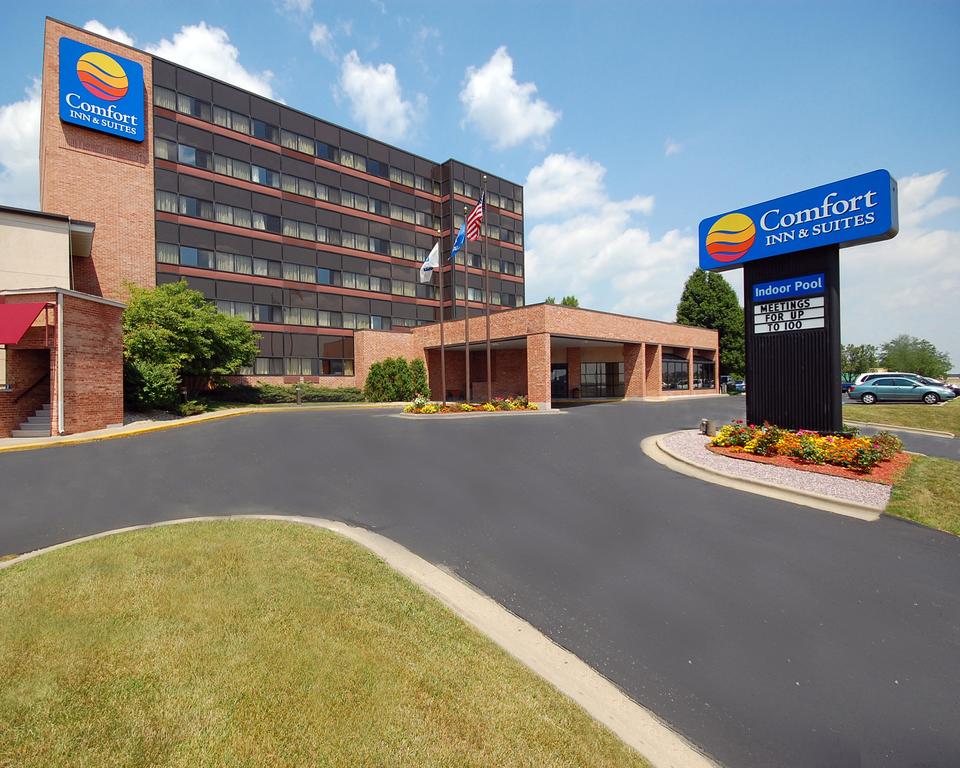 Comfort Inn and Suites Madison - Airport