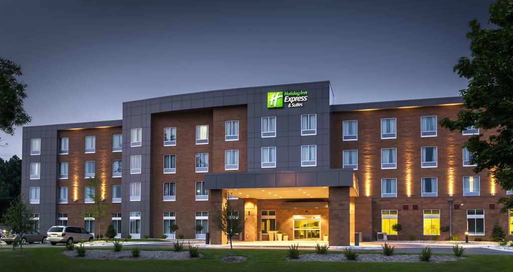 Holiday Inn Express and Suites Madison Central