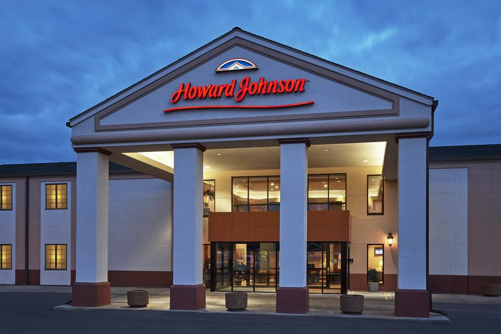 Howard Johnson Plaza Hotel Madison