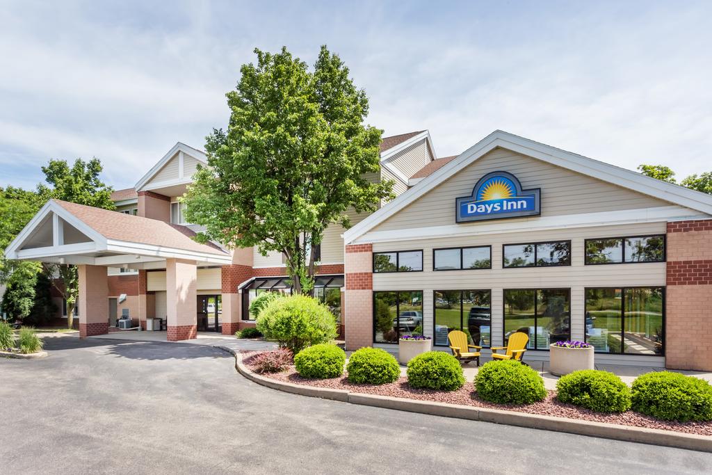 Days Inn and Suites Madison