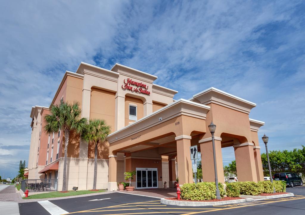 Hampton Inn and Suites Cape Coral