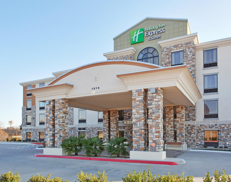 Holiday Inn Exp Stes   Desoto