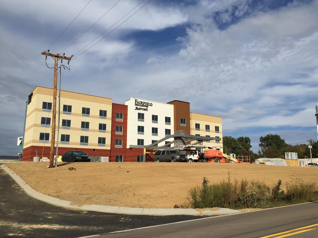 Fairfield Inn and Suites Dickson