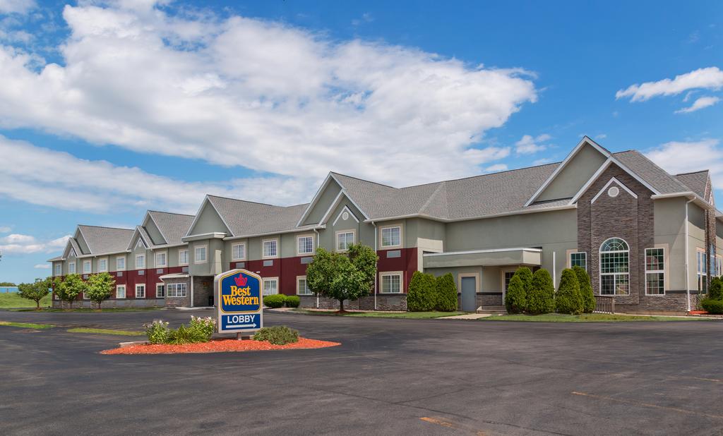 BEST WESTERN Crown Inn and Suites