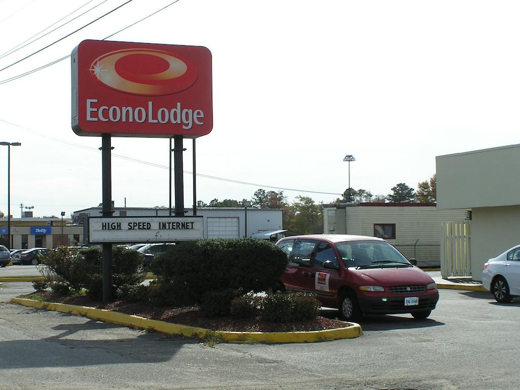 Econo Lodge Airport