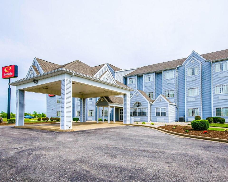 Econo Lodge Inn and Suites Evansville