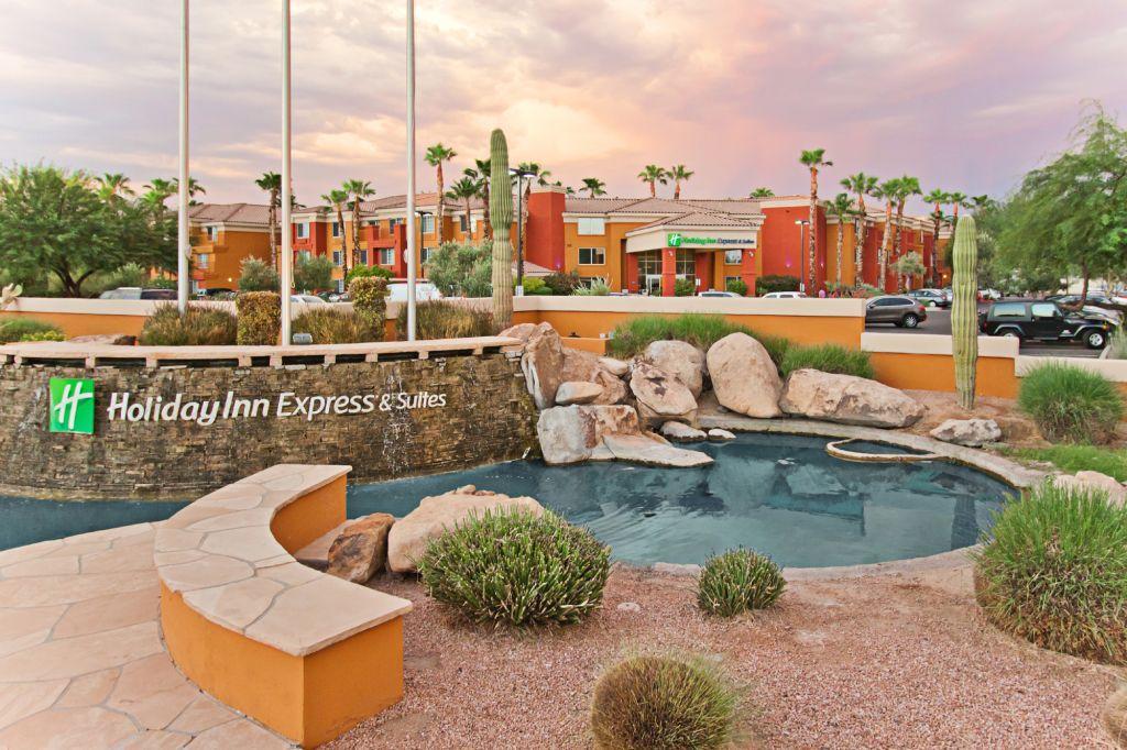 Holiday Inn Express and Suites Scottsdale-Old Town