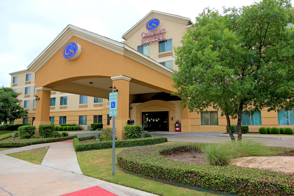 Comfort Suites Austin Airport