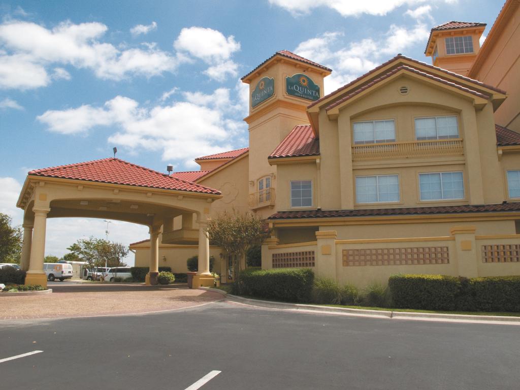 La Quinta Inn and Suites Austin Airport