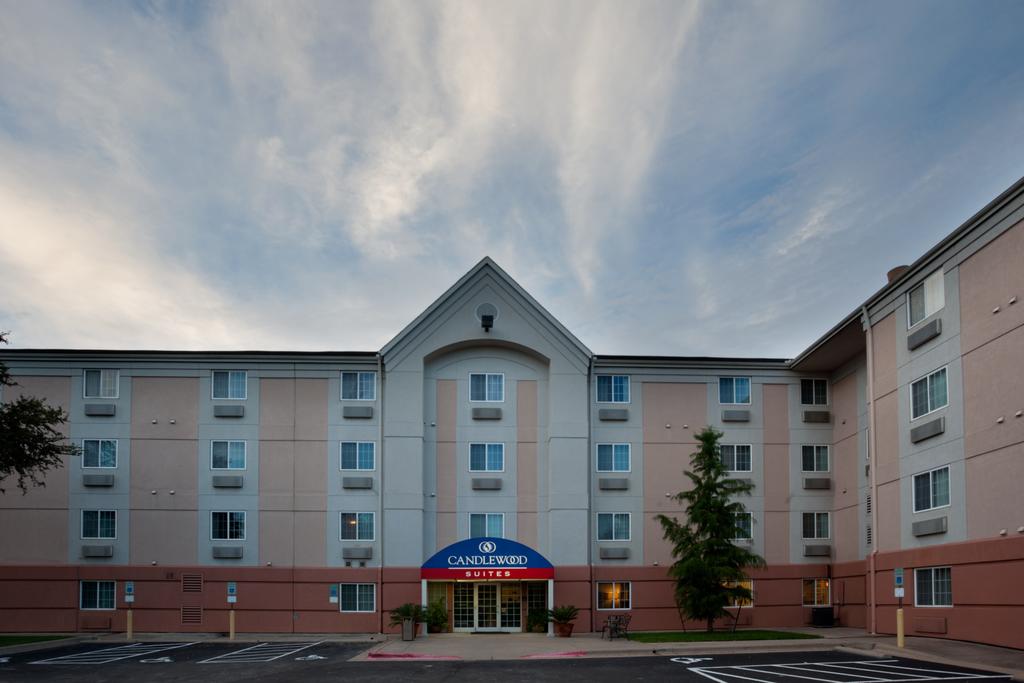 Candlewood Suites Arboretum NW