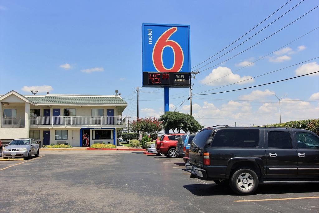 Motel 6 Austin Central - North