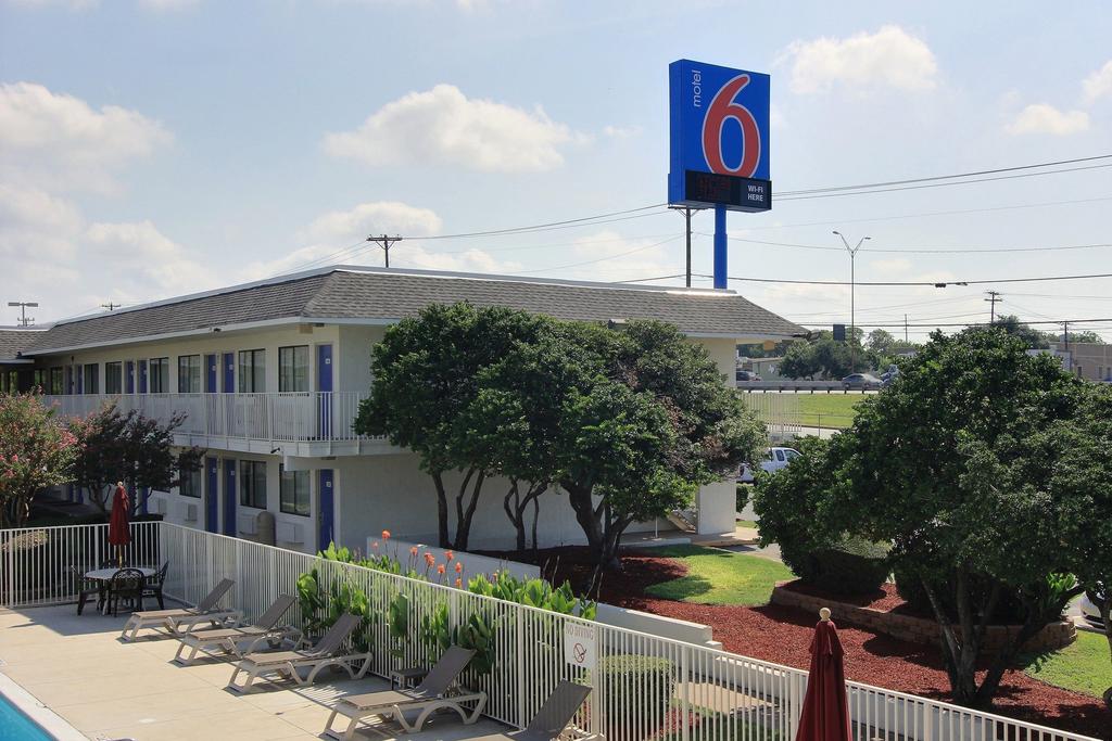 Motel 6 Austin North