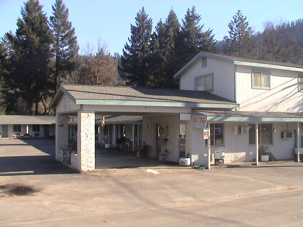 Forest Lodge Motel