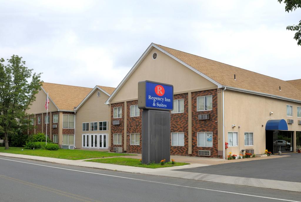 Regency Inn and Suites West Springfield