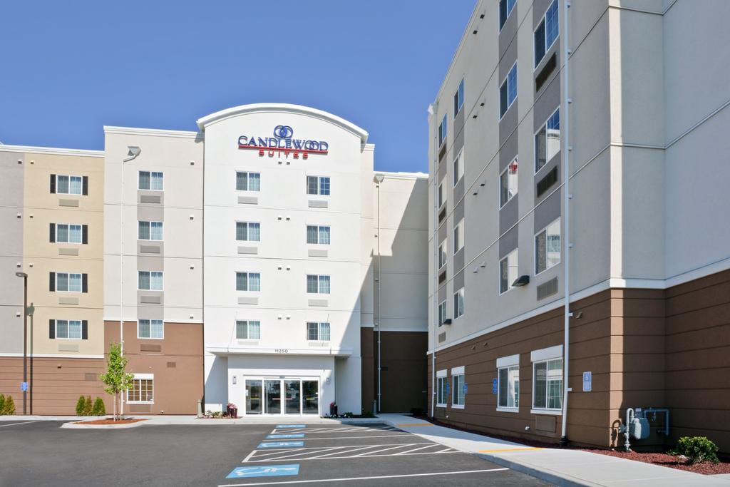 Candlewood Suites Airport