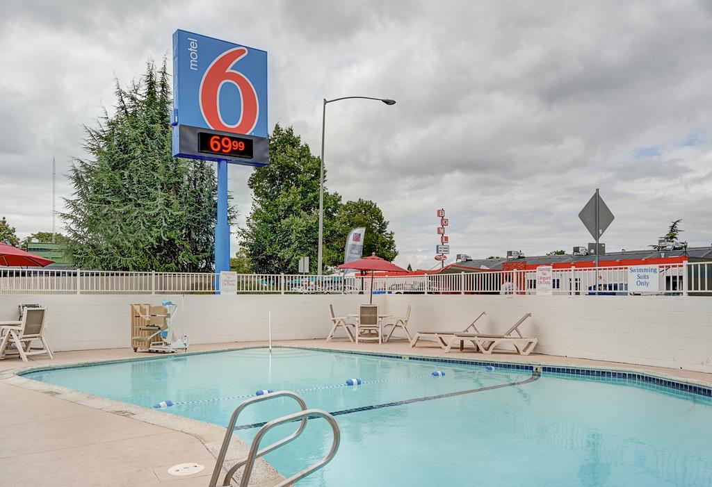 Motel 6 Portland Central