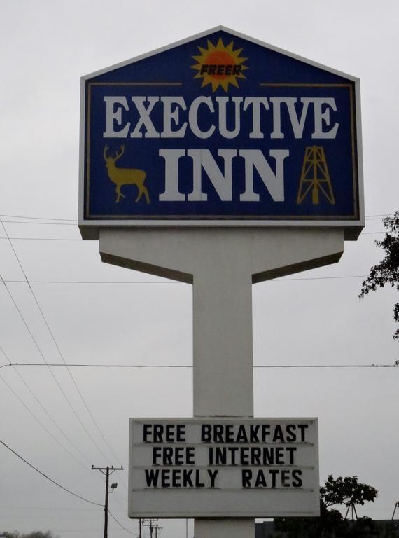 Freer Executive Inn