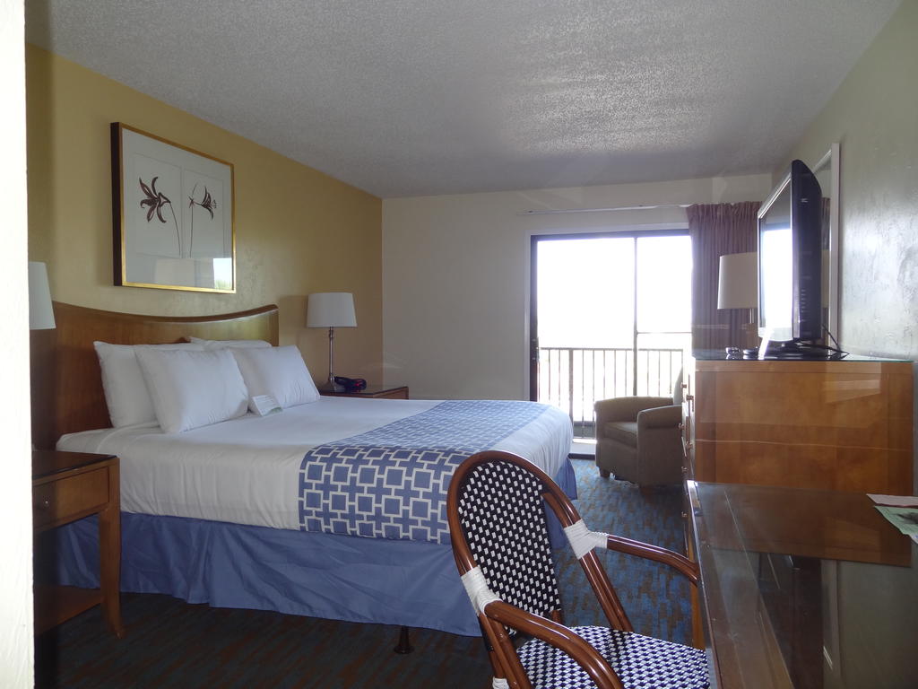 Ocean Sands Beach Inn