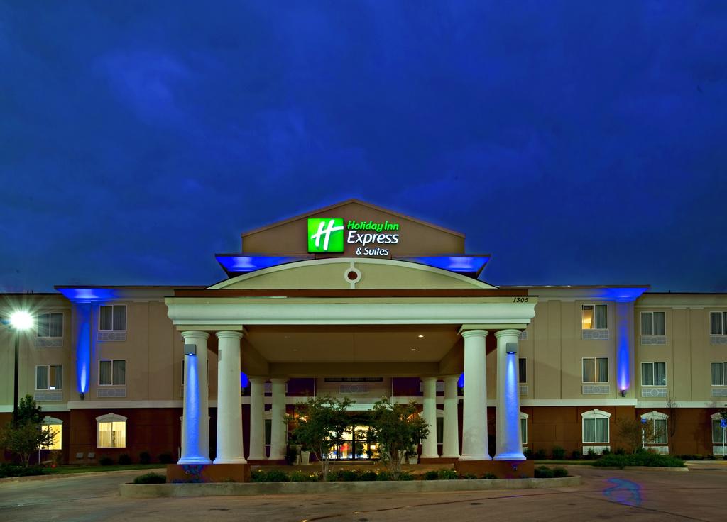 Holiday Inn Express and Suites Snyder