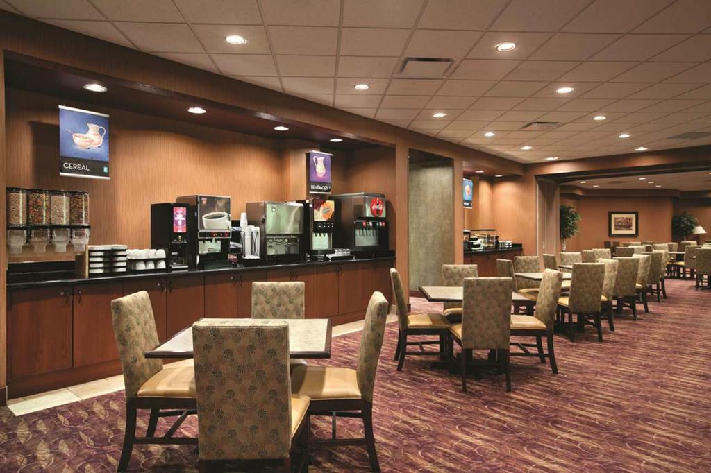 Embassy Suites Minneapolis - Brooklyn Center