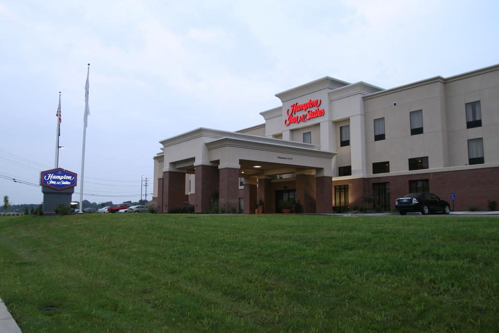 Hampton Inn and Suites Madisonville - KY