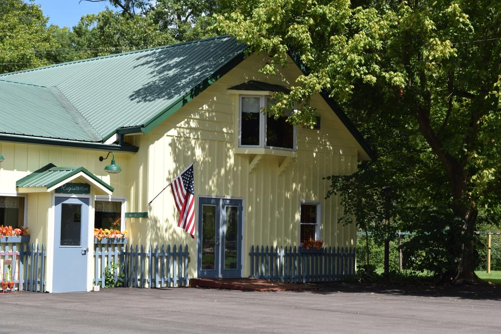 Green Valley Motor Lodge