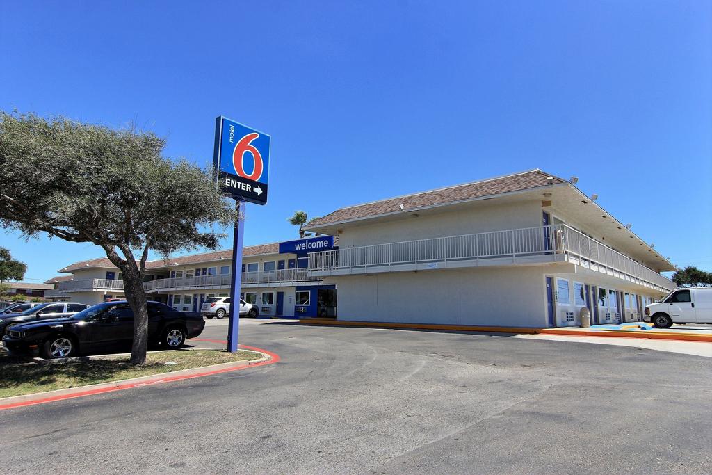 Motel 6 Corpus Christi East - North Padre Island