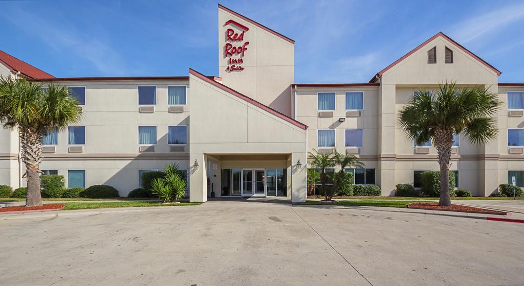 Red Roof Inn and Suites Corpus Christi