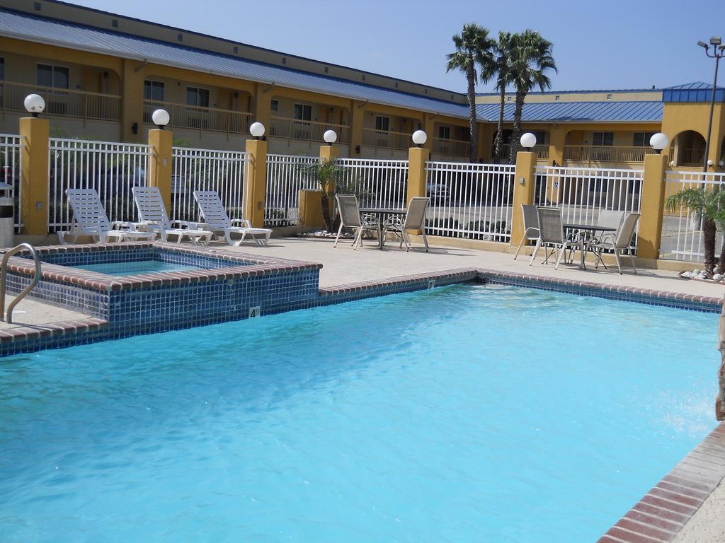 Windwater Inn and Suites