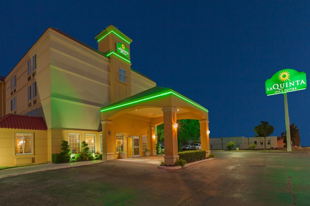 La Quinta Inn and Suites Tulsa Central