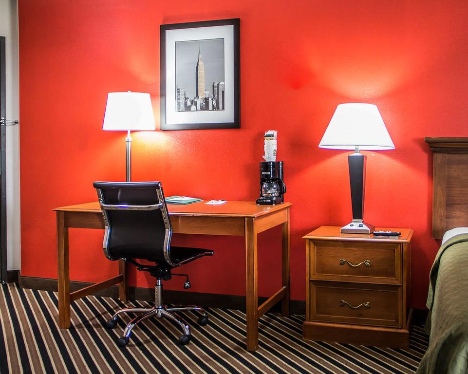 Quality Suites Tulsa