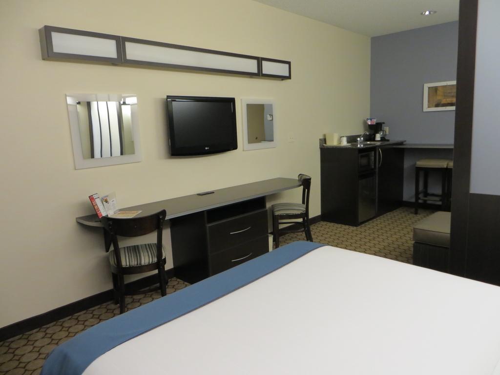 Microtel Inn and Suites by Wyndham Elkhart