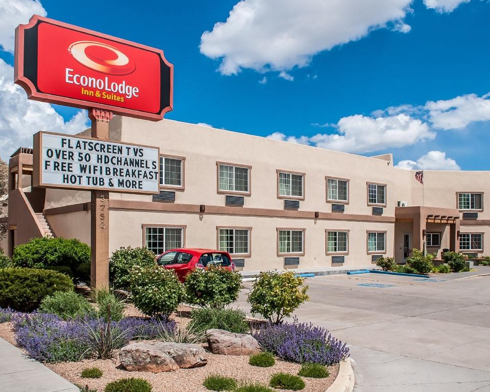 Econo Lodge Inn and Suites Santa Fe