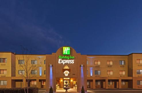 Holiday Inn Exp Stes Cerrillos