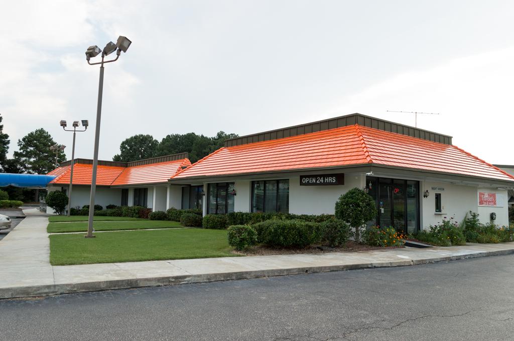 Travelers Inn and Suites - I-95 exit 145