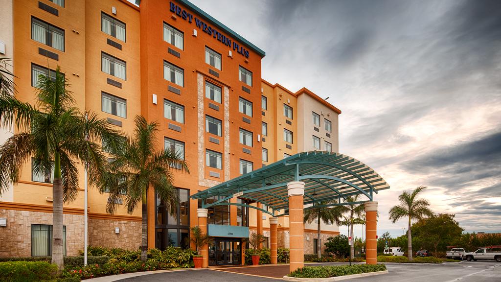 BEST WESTERN PLUS Kendall Airport Hotel and Suites