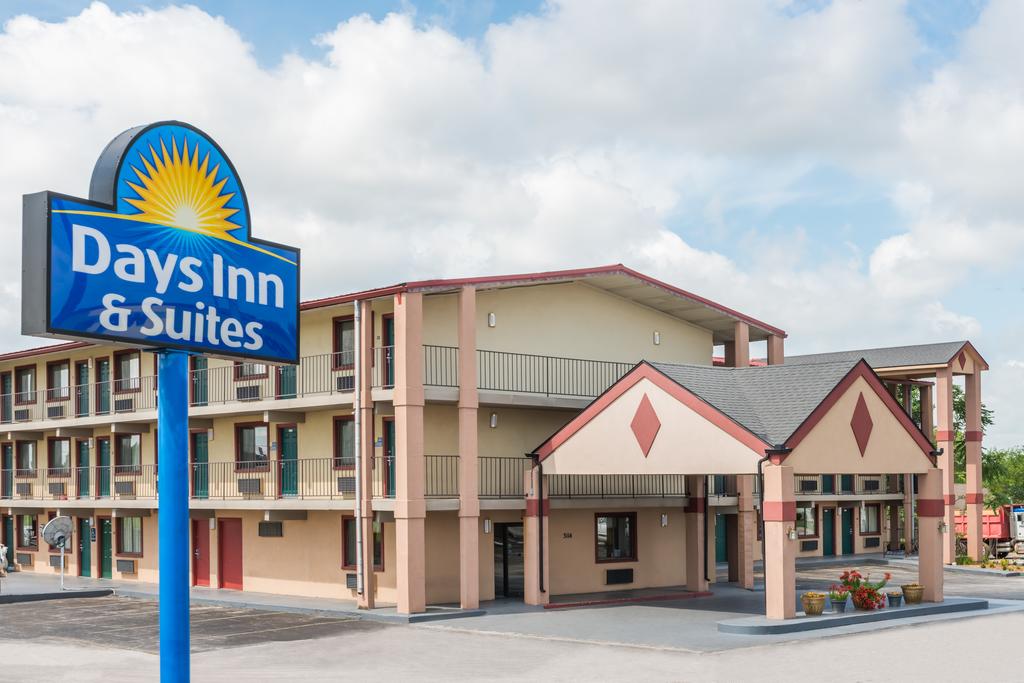 Days Inn and Suites Springfield