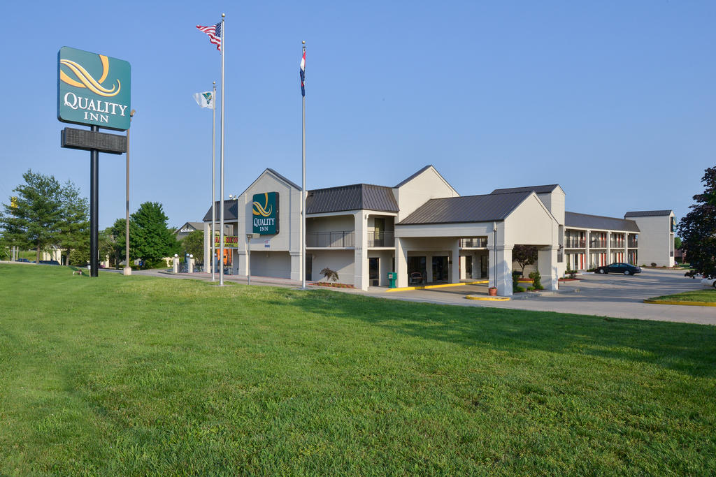 Quality Inn South US65 and E Battlefield Rd Springfield