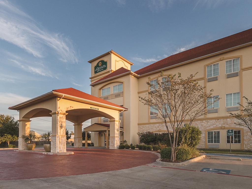 La Quinta Inn and Suites Waxahachie