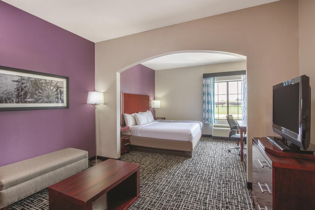 La Quinta Inn and Suites Oklahoma City -Yukon