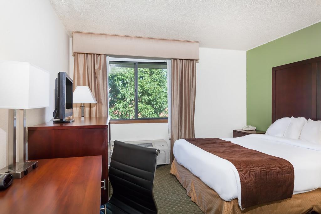 Days Inn Clackamas Portland