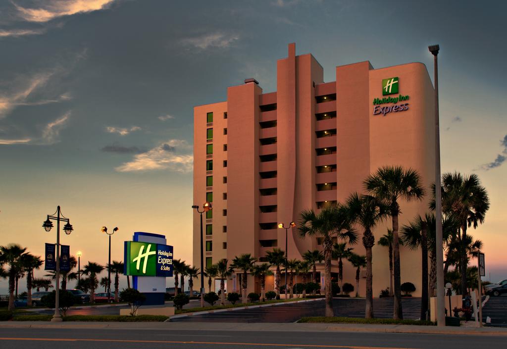 Holiday Inn Express Suites Oceanfront