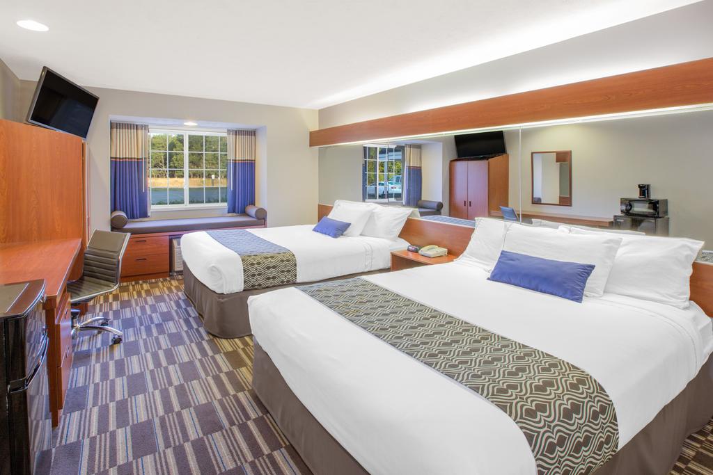 Microtel Inn and Suites by Wyndham Manistee