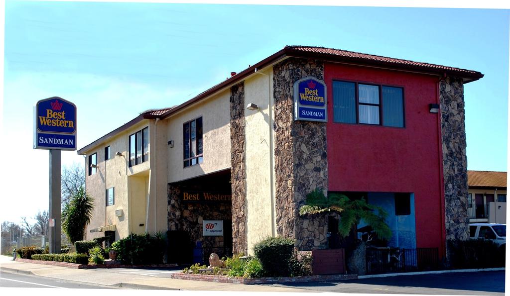 BEST WESTERN Sandman Motel