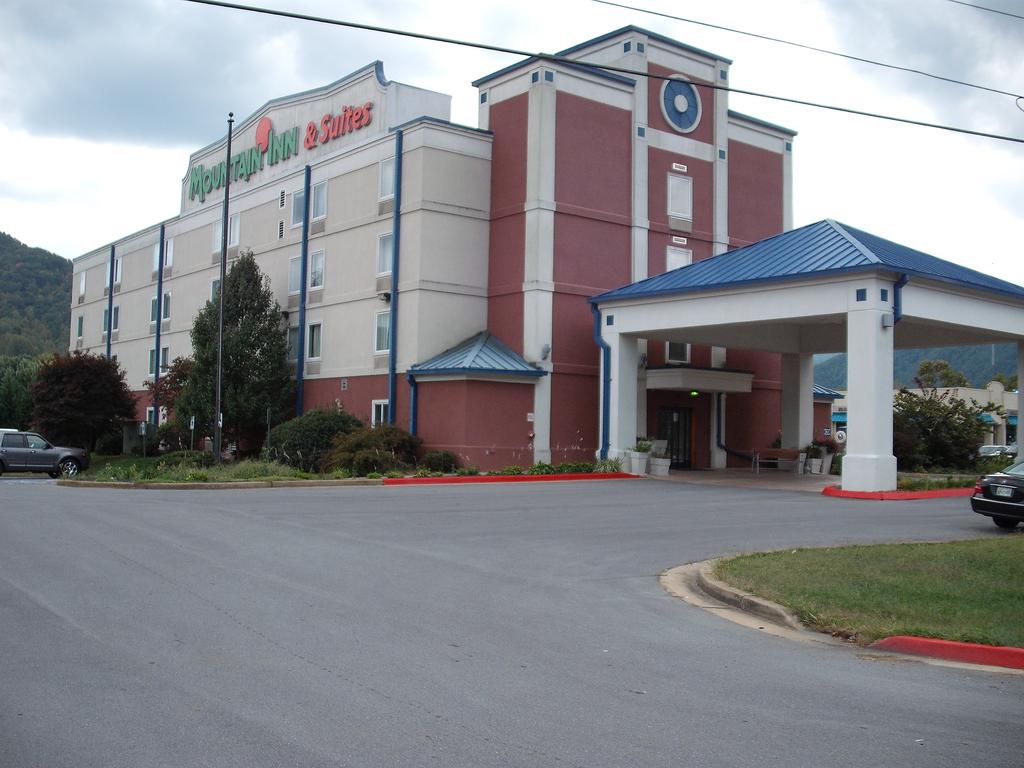 Mountain Inn and Suites