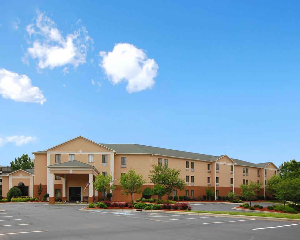 Baymont Inn and Suites Winston Salem