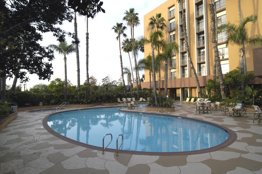 Carlton Hotel Newport Beach-a Hyatt Affiliated Hotel